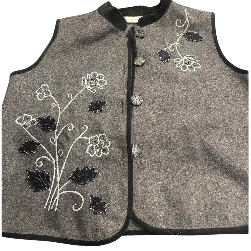 Cedar Canyon Vest Women Size L Gray Wool Blend Embellished Velvet Trim